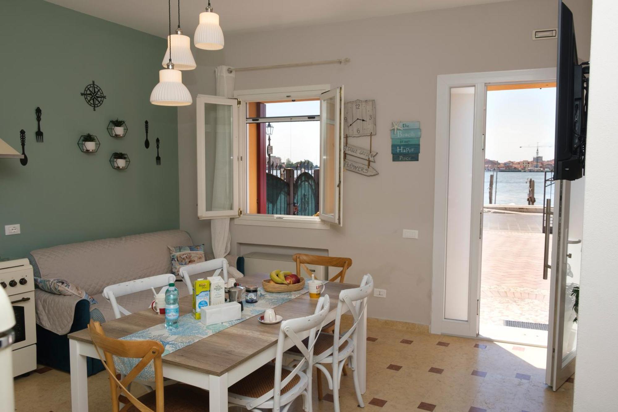 Blue Laguna Apartment